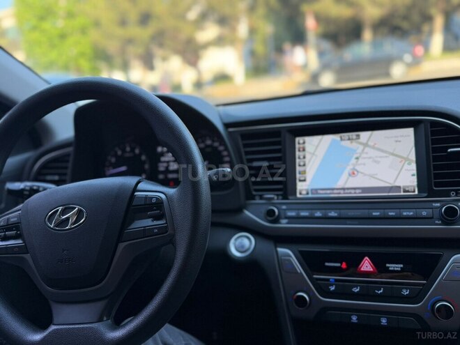 Hyundai Elantra-7