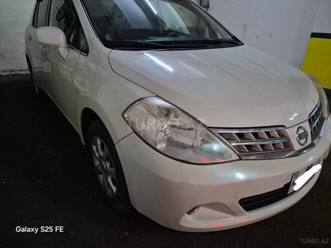 Nissan Tiida-1