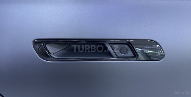 BMW M760e-22