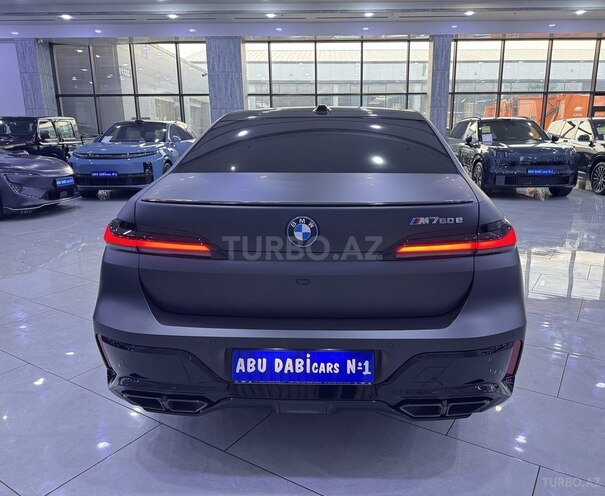 BMW M760e-7