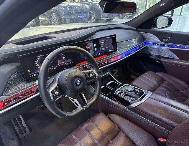 BMW M760e-10