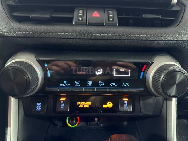 Toyota RAV4-10