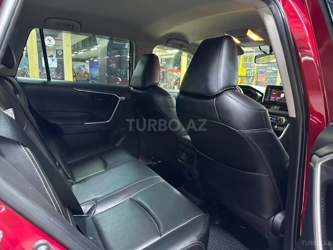 Toyota RAV4-12