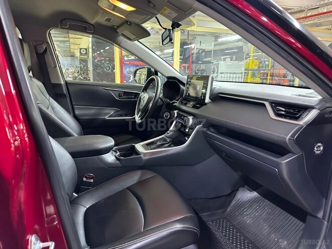 Toyota RAV4-9