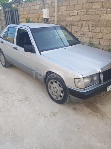 Mercedes 190-8