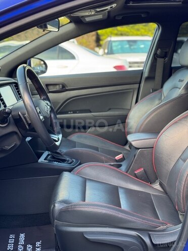 Hyundai Elantra-23