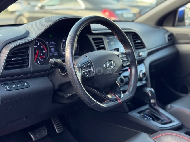 Hyundai Elantra-22