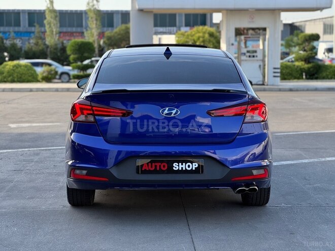 Hyundai Elantra-6