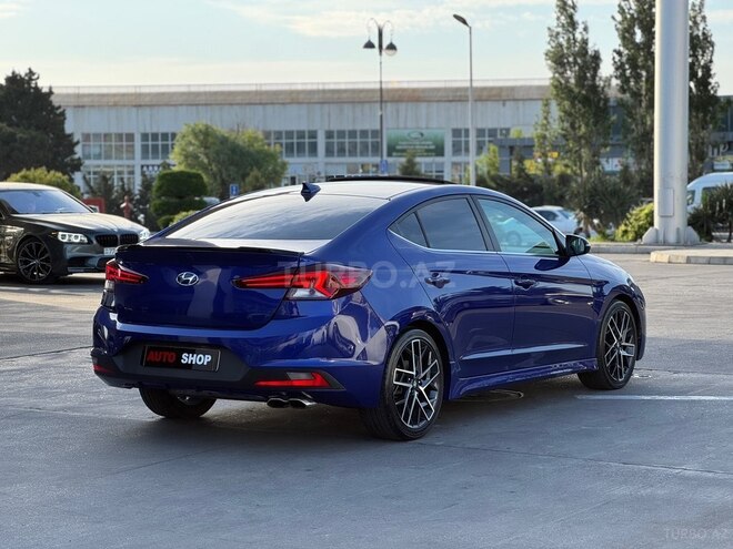 Hyundai Elantra-3