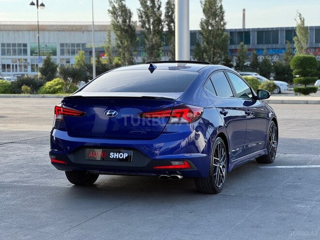 Hyundai Elantra-4