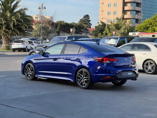 Hyundai Elantra-9