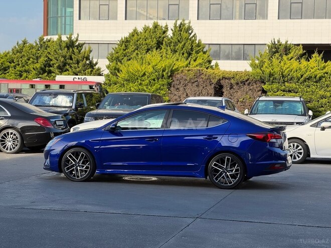 Hyundai Elantra-10