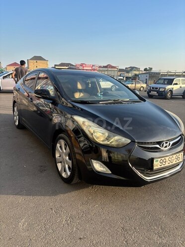 Hyundai Elantra-2