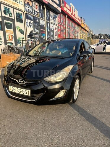 Hyundai Elantra-1