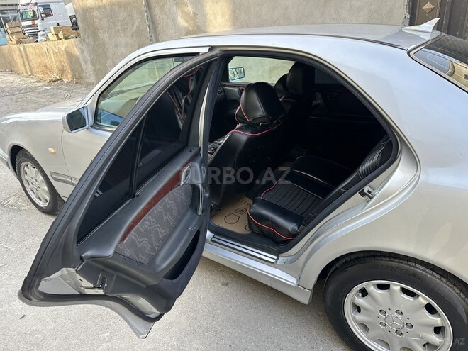 Mercedes E 230-19