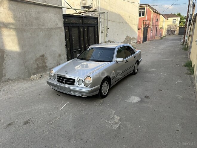 Mercedes E 230-16
