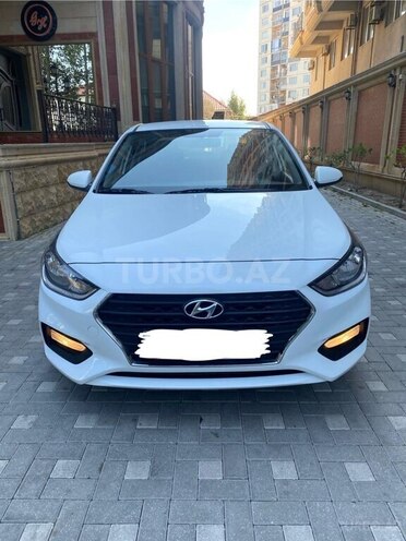 Hyundai Accent-1