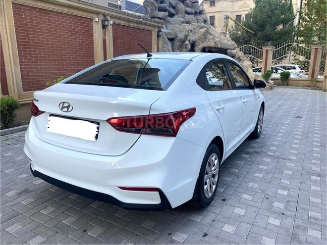 Hyundai Accent-6