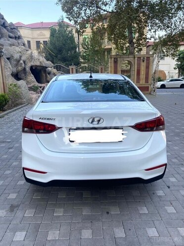 Hyundai Accent-5