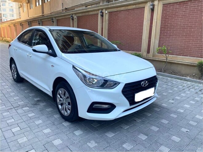 Hyundai Accent-11
