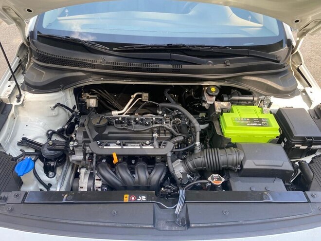 Hyundai Accent-15