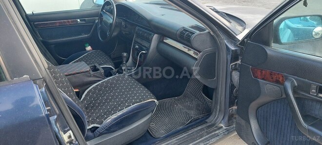 Audi 100-8