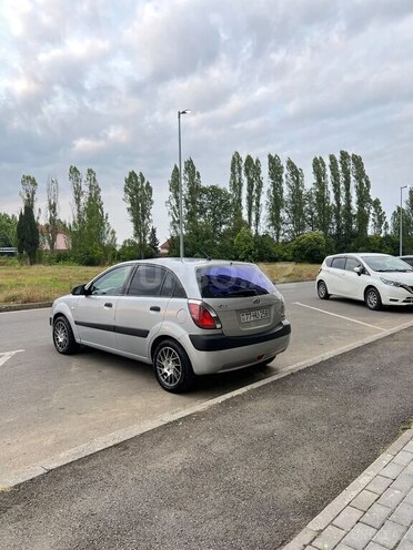 Kia Rio-9