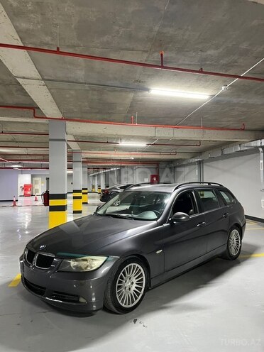 BMW 320-1