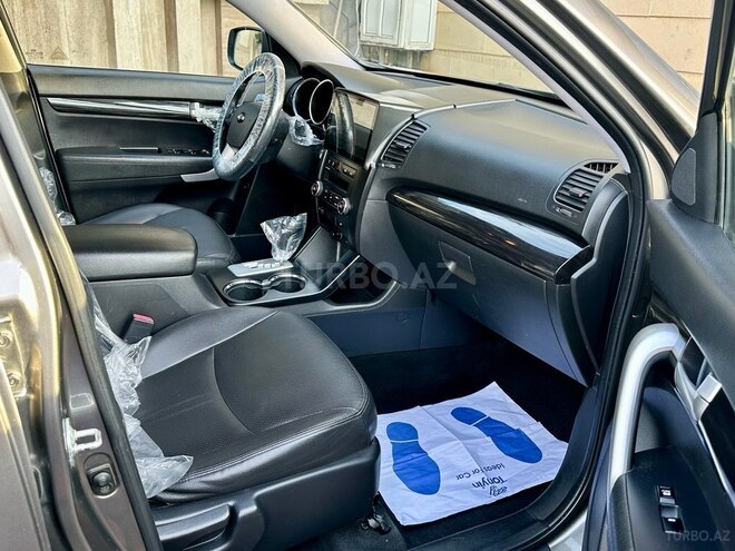 Kia Sorento-11
