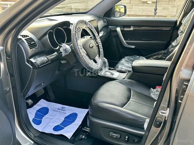 Kia Sorento-12