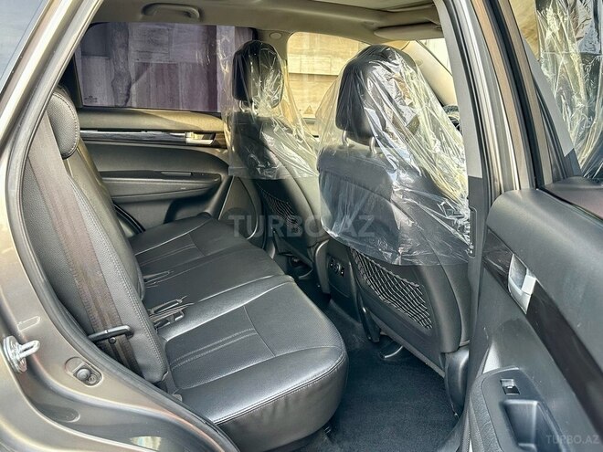 Kia Sorento-14