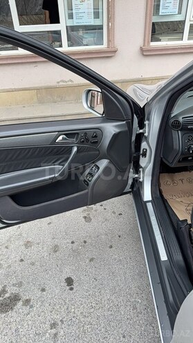 Mercedes C 320-11
