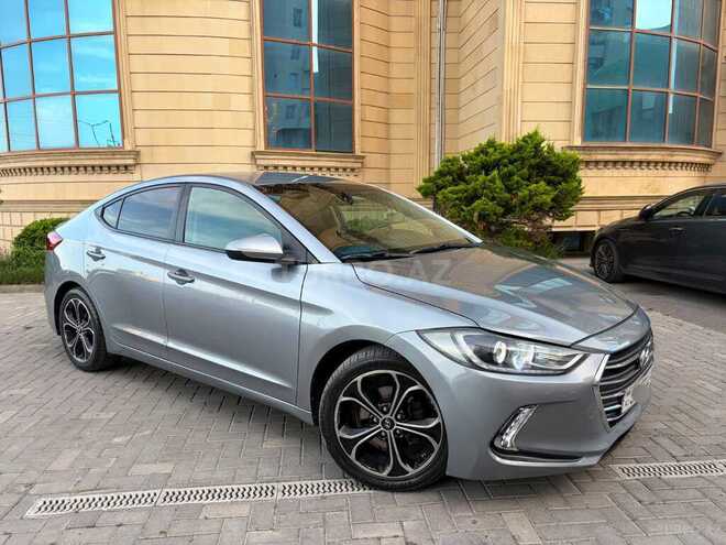 Hyundai Elantra-2