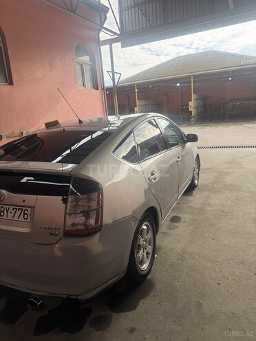 Toyota Prius-11