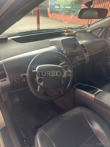 Toyota Prius-4