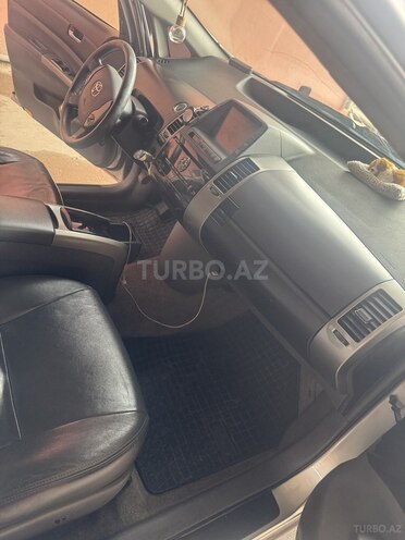 Toyota Prius-3
