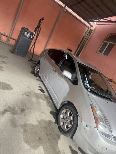 Toyota Prius-13