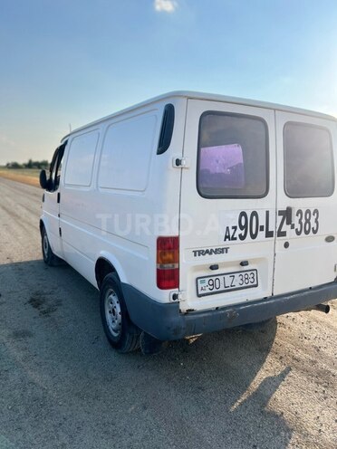 Ford Transit-3