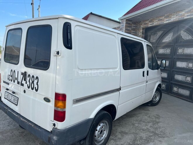 Ford Transit-7