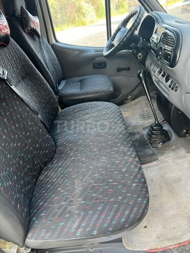 Ford Transit-9