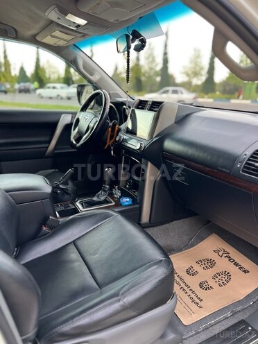 Toyota Land Cruiser Prado-14