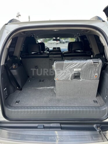 Toyota Land Cruiser Prado-12