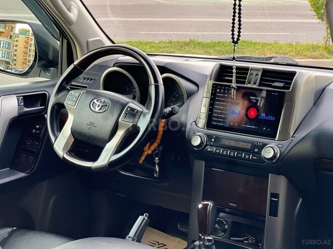 Toyota Land Cruiser Prado-17