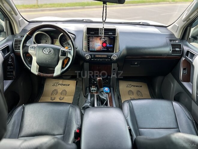 Toyota Land Cruiser Prado-16