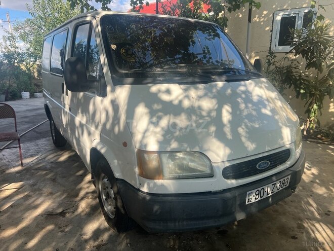 Ford Transit-1