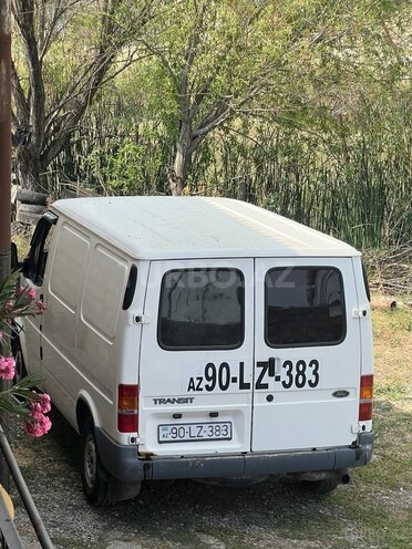 Ford Transit-11