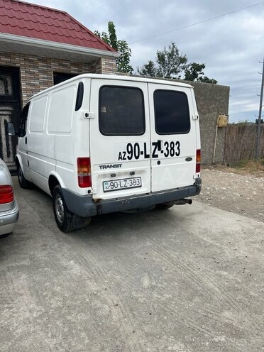 Ford Transit-12
