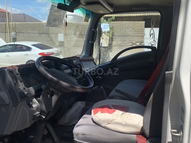 Isuzu NPR 75 L-4