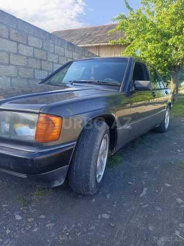 Mercedes 190-4