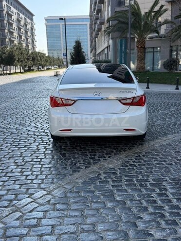 Hyundai Sonata-3